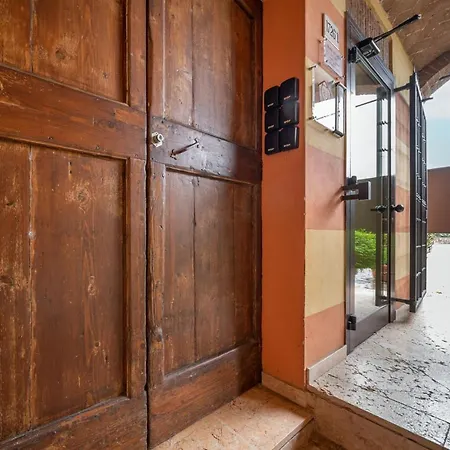 Casello A1, Sud - Aurora Charming 3*