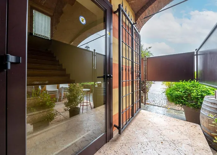 Casello A1, Sud - Aurora Charming 3*